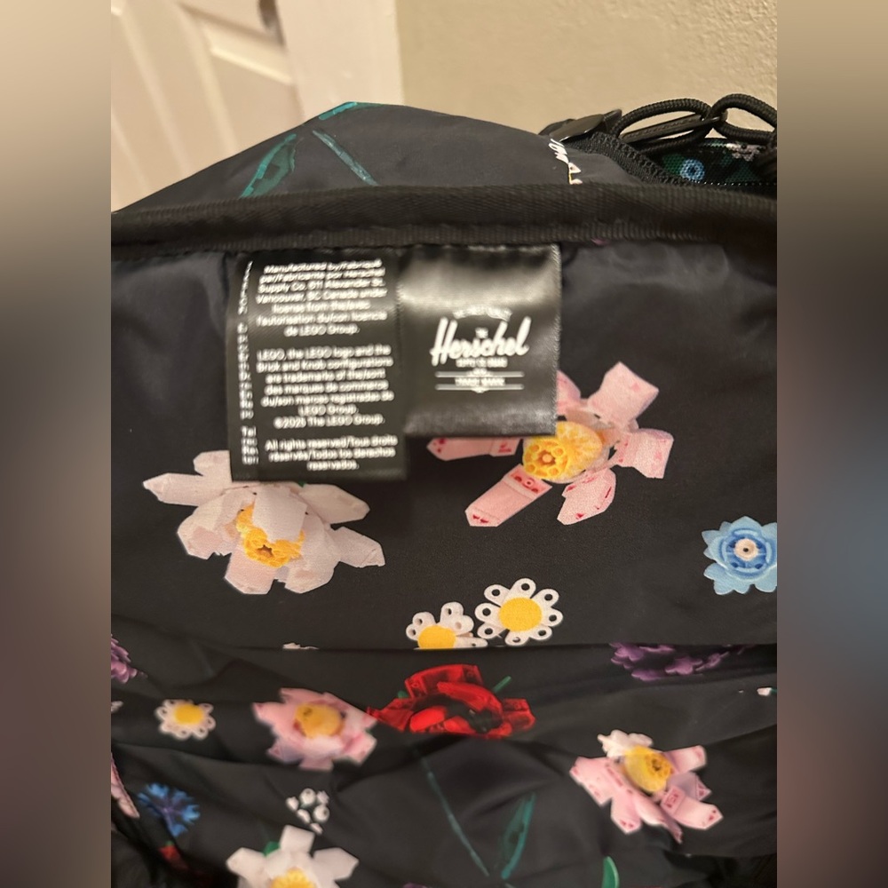 Herschel x LEGO® Classic XL Backpack, Garden Floral - Picture 11 of 12